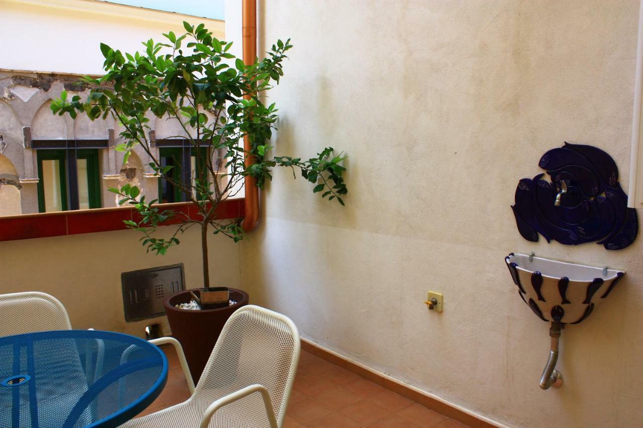 Haripergo Apartments A Bridge For Amalfi Coast サレルノ エクステリア 写真